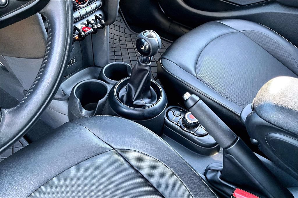 Used 2017 MINI Cooper 4-Door Hardtop FWD image 14