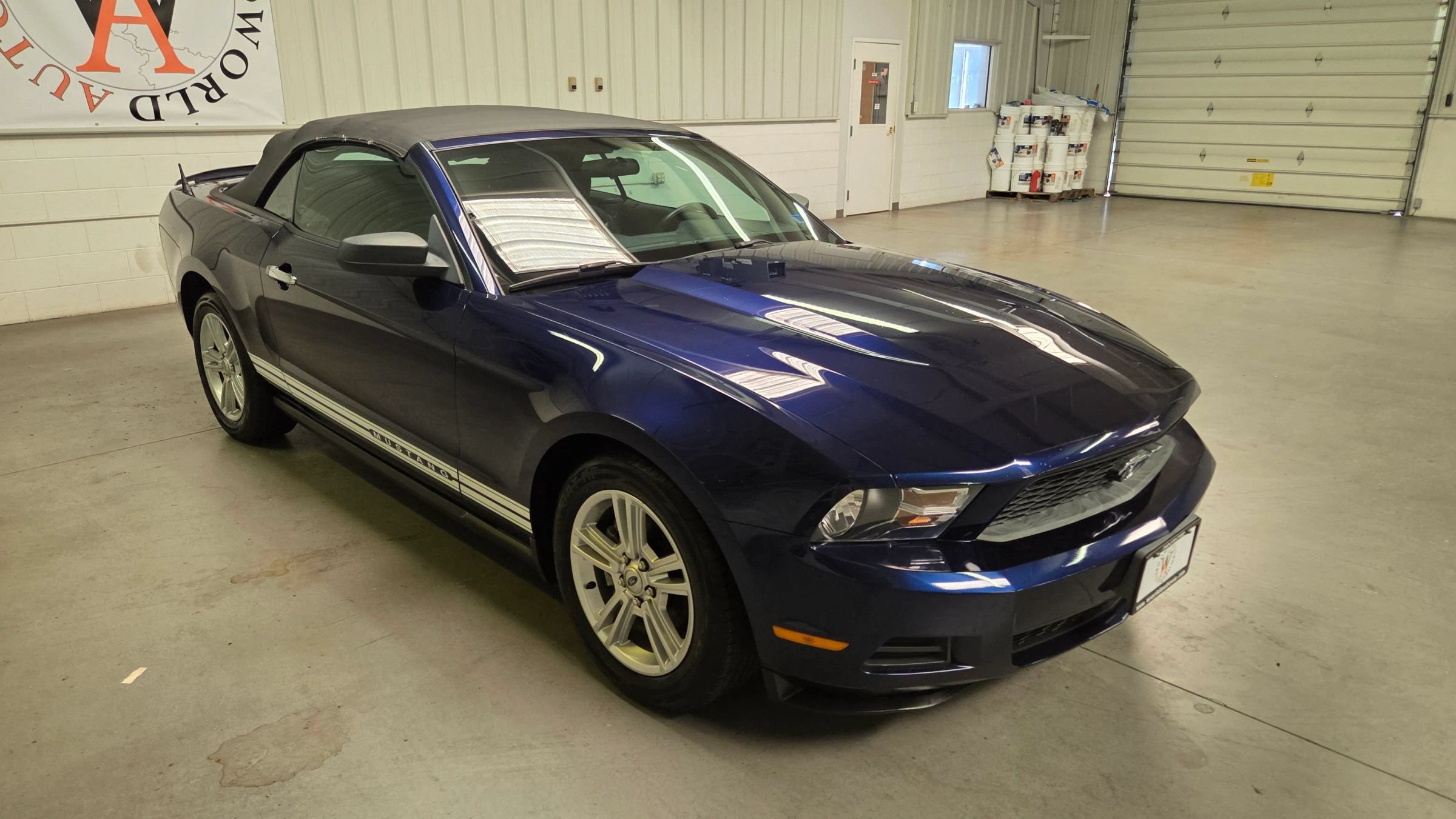 Used 2010 Ford Mustang Convertible RWD image 31