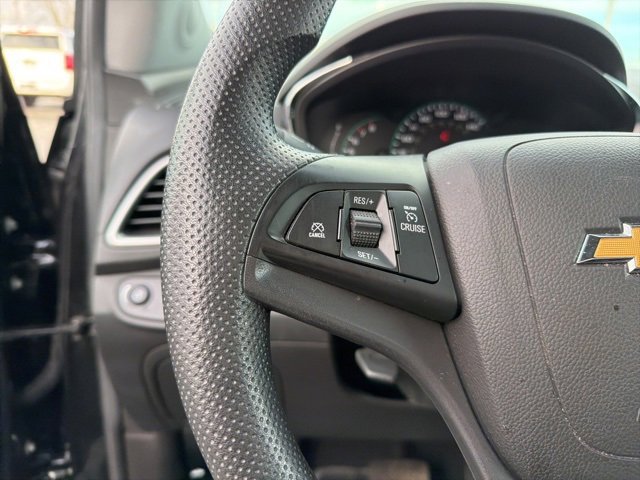 Used 2022 Chevrolet Trax LS w/ Tint and Cruise Package image 18