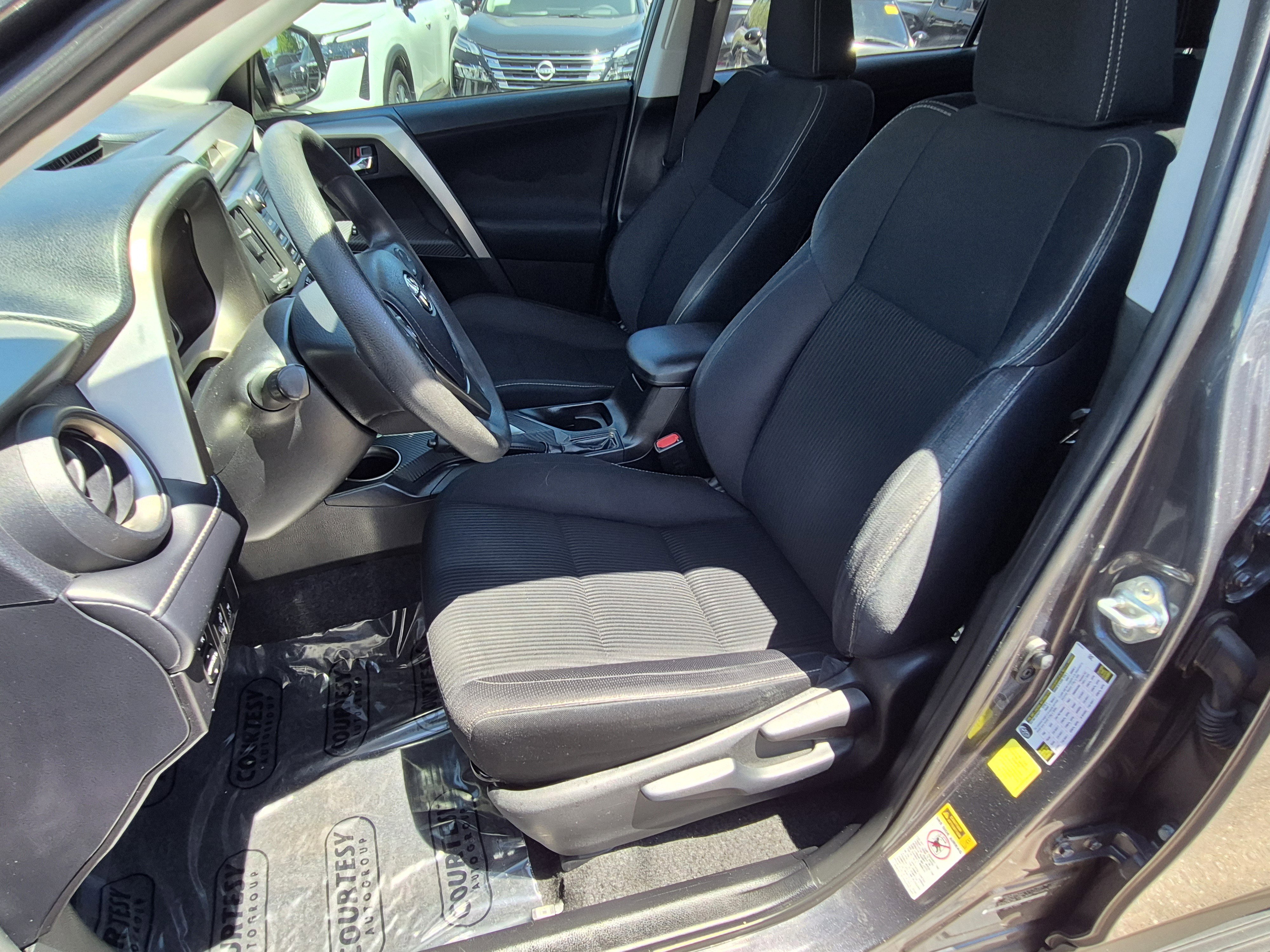 Used 2015 Toyota RAV4 XLE FWD image 19