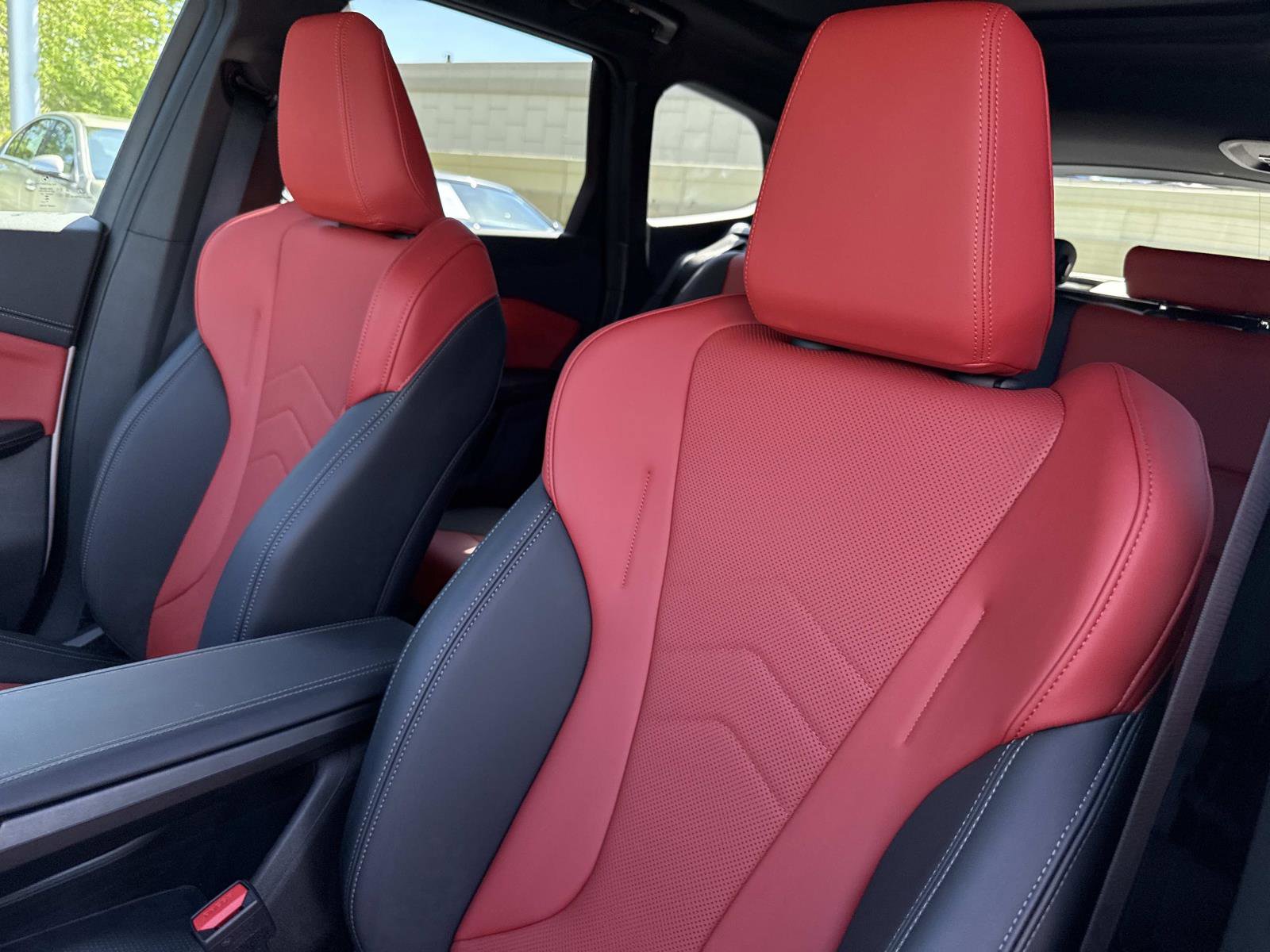 Used 2025 BMW X1 xDrive28i w/ M Sport Package AWD/4WD image 21