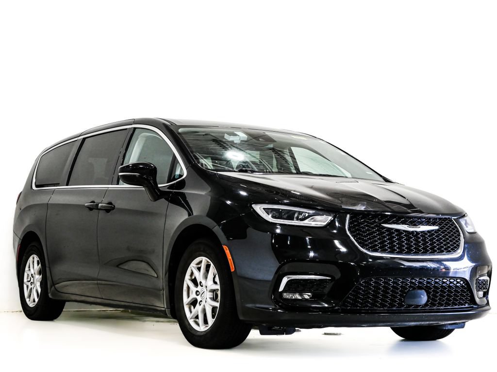 Used 2024 Chrysler Pacifica Touring-L