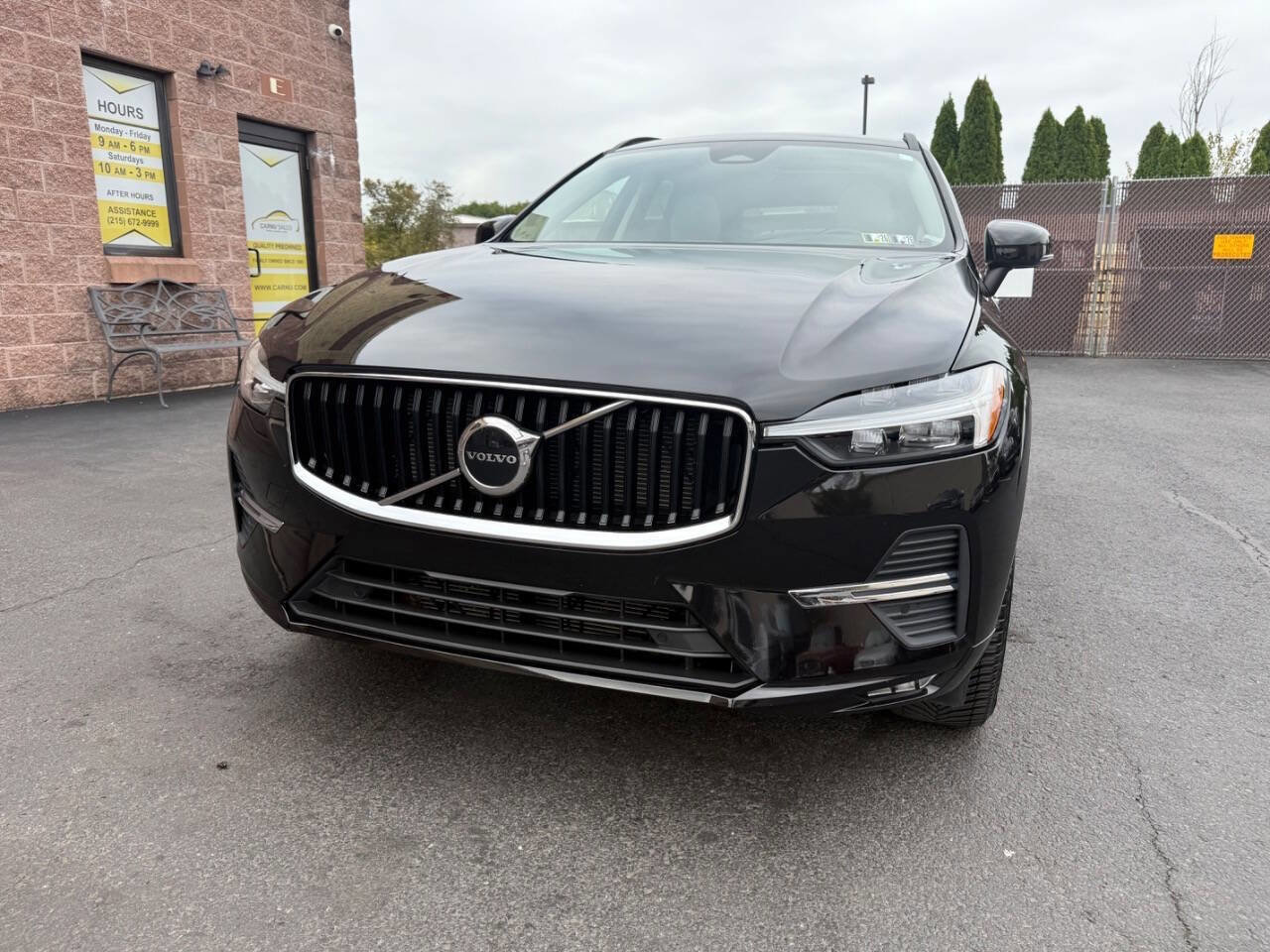 Used 2022 Volvo XC60 B5 Momentum image 6