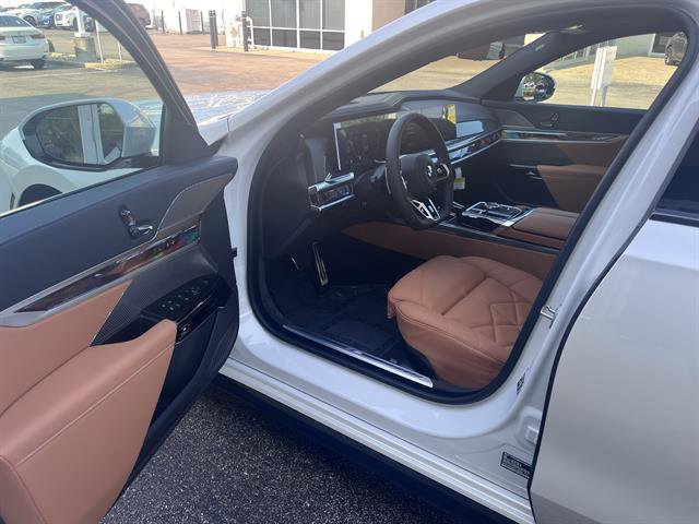 New 2025 BMW 740i xDrive image 10