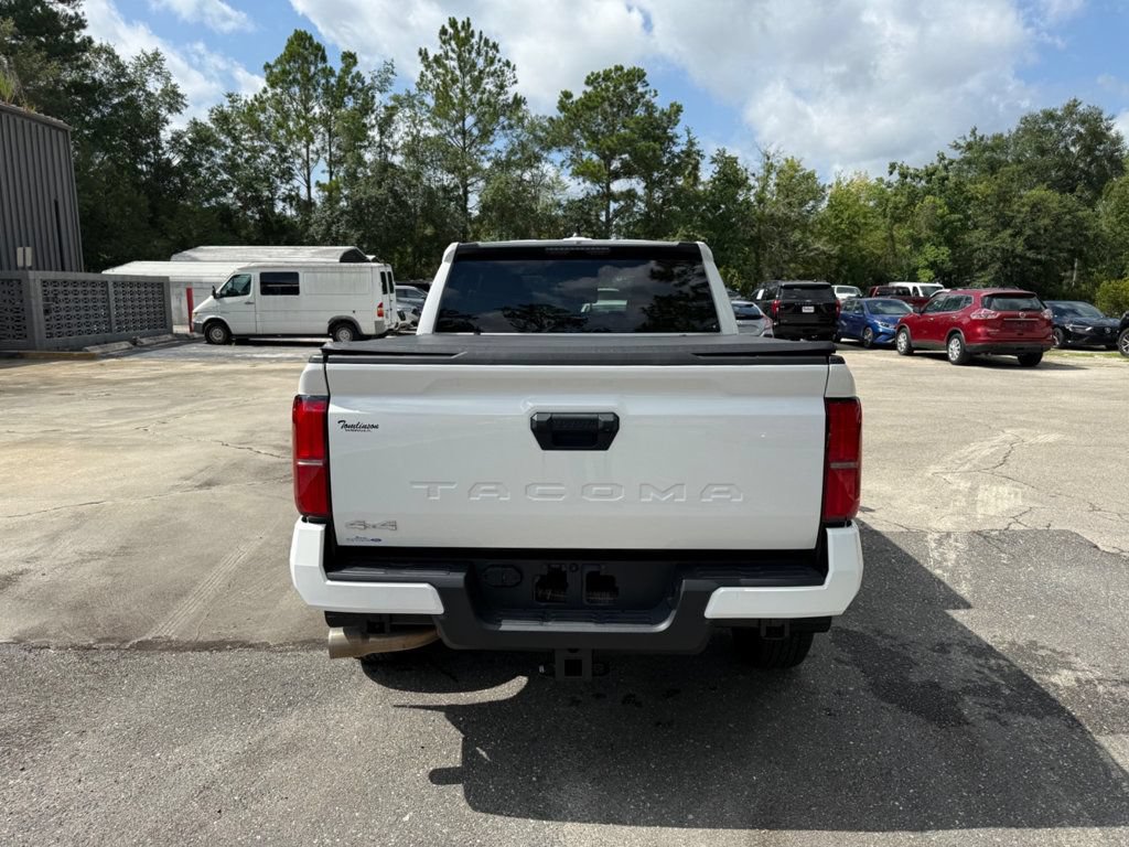 Used 2025 Toyota Tacoma SR5 AWD/4WD image 7