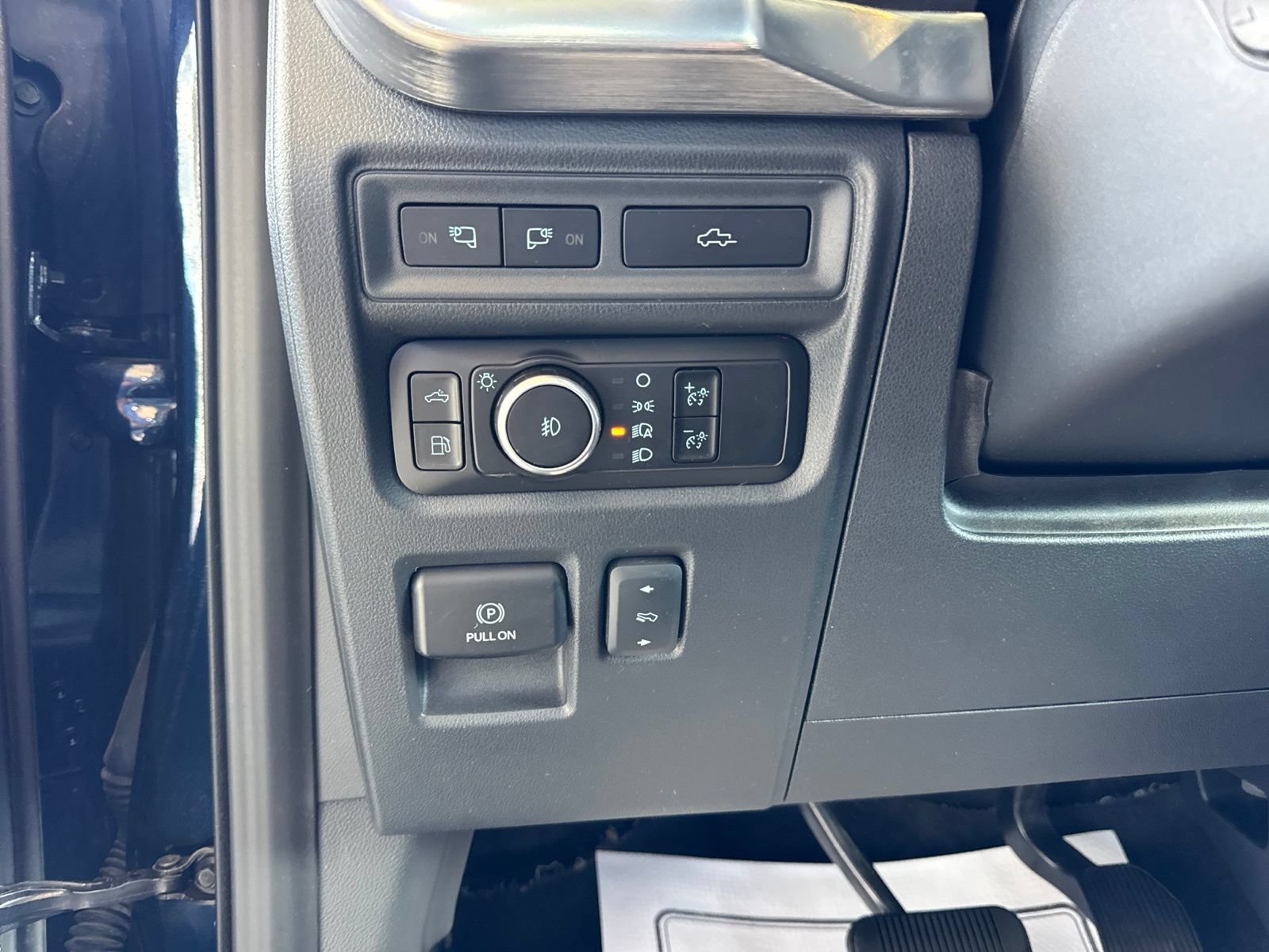 Used 2023 Ford F150 Lariat w/ Equipment Group 502A High AWD/4WD image 30