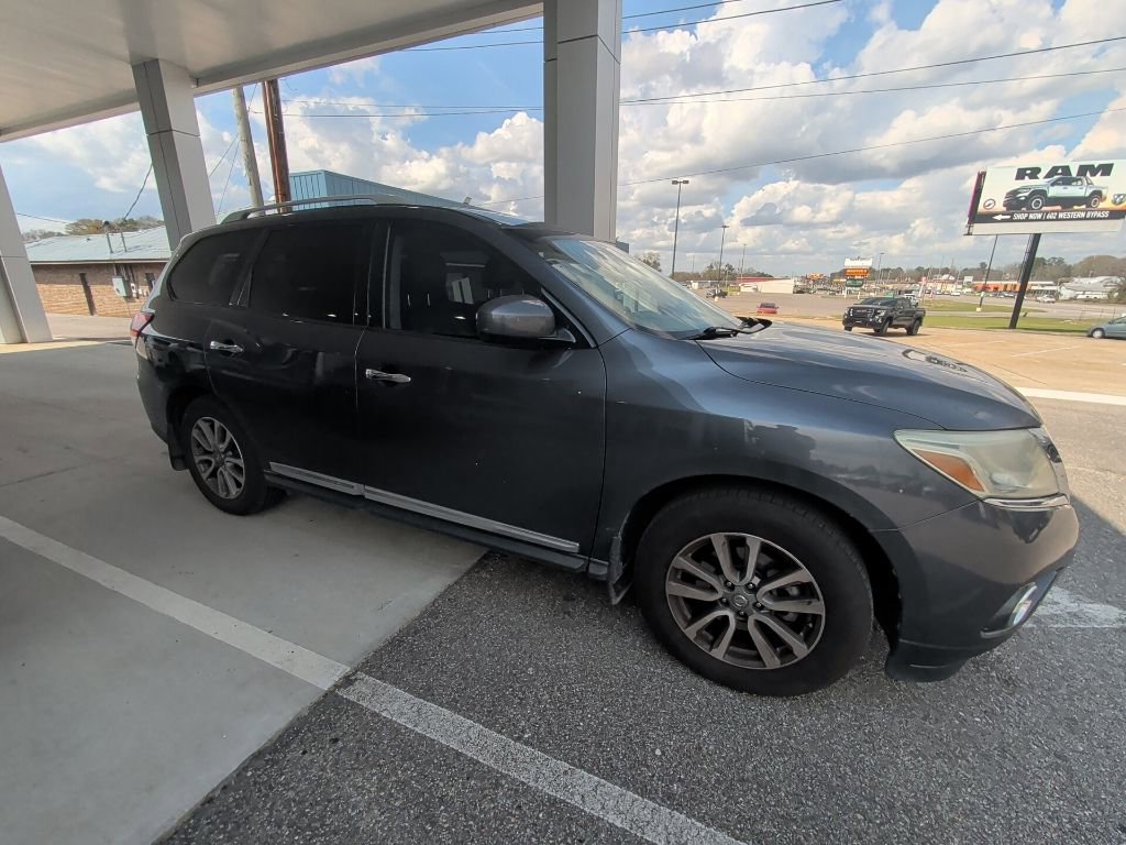 Used 2014 Nissan Pathfinder SL w/ SL Premium Package image 2
