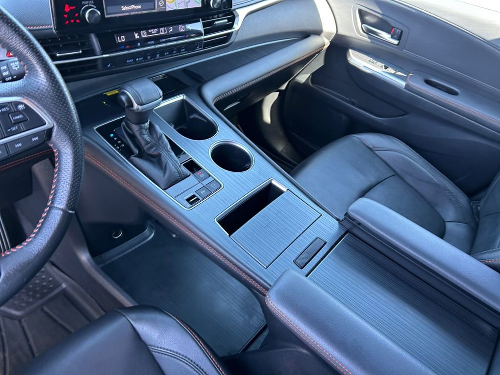 Used 2021 Toyota Sienna XSE w/ XSE Plus Package FWD image 22
