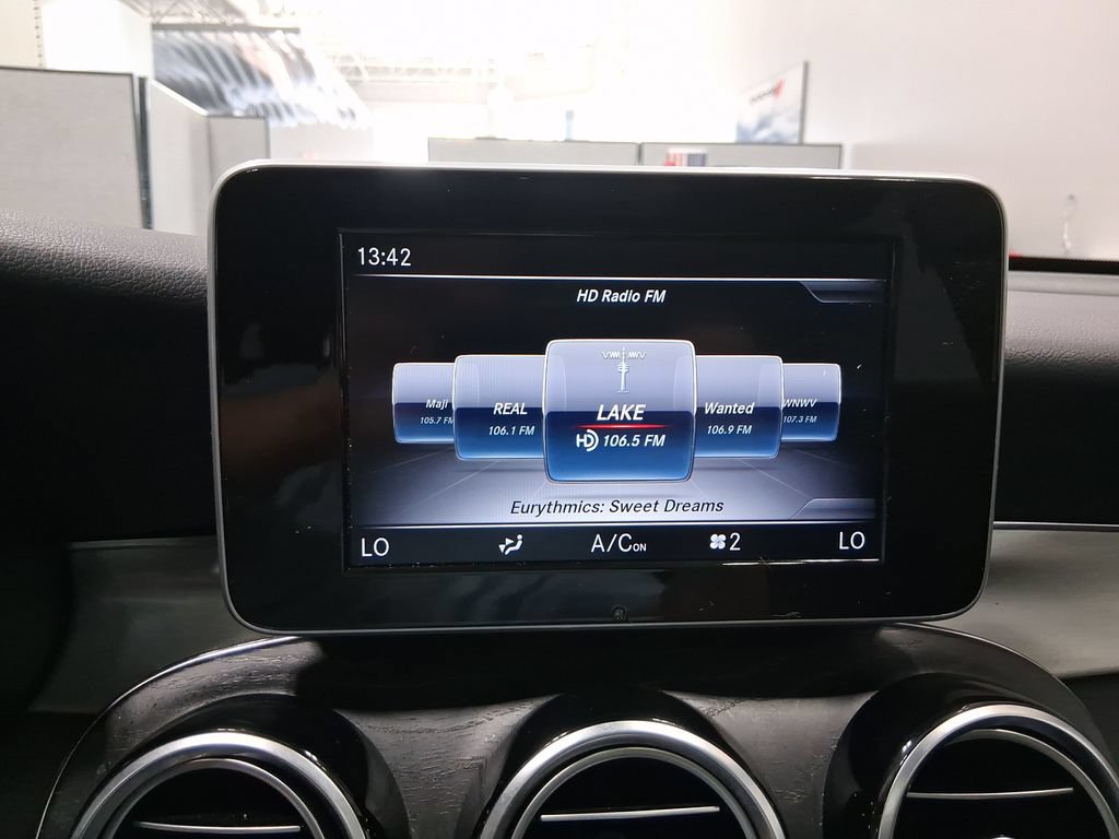 Used 2019 Mercedes-Benz GLC 300 image 33