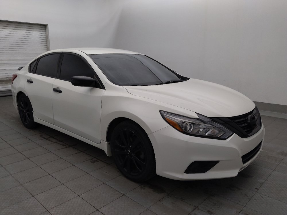 Used 2018 Nissan Altima 2.5 SR w/ SR Midnight Edition FWD image 11