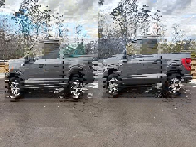 Used 2023 Ford F150 XLT image 2