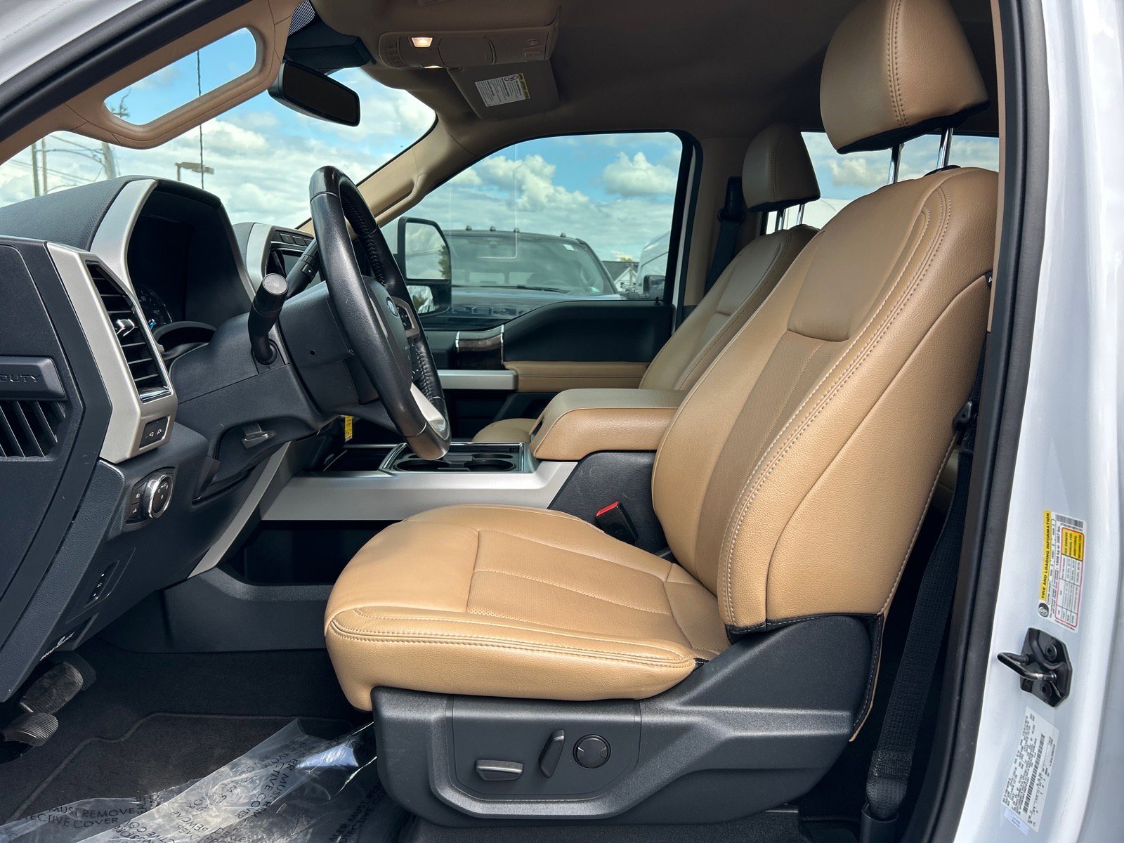 Certified 2022 Ford F350 Lariat w/ Lariat Value Package AWD/4WD image 8