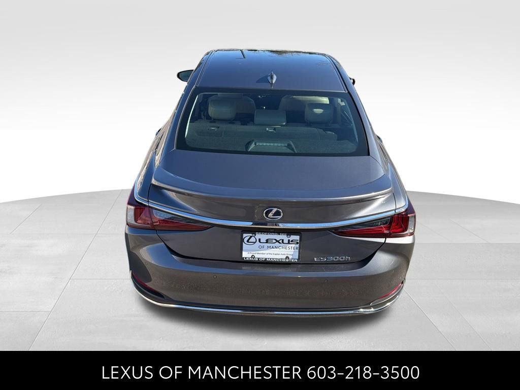 Used 2021 Lexus ES 300h w/ Premium Package image 5