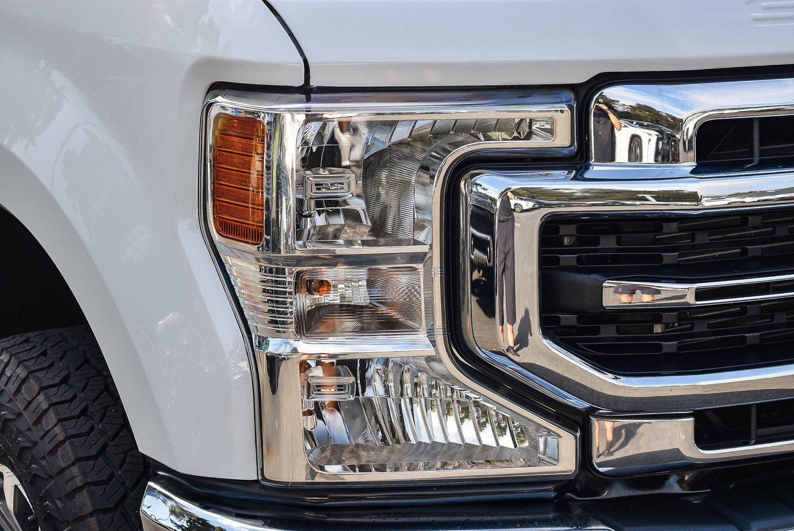 Used 2022 Ford F350 Lariat w/ FX4 Off-Road Package image 8