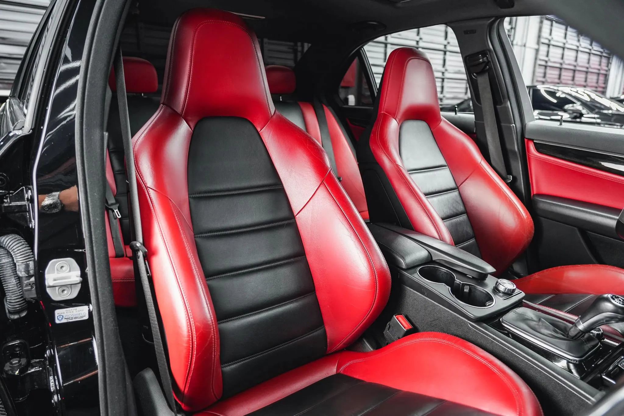 Used 2013 Mercedes-Benz C 63 AMG Sedan image 33