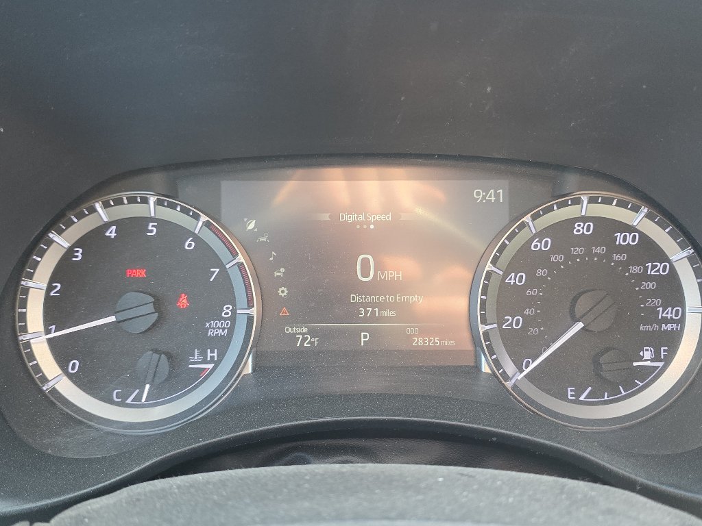Used 2023 Toyota Highlander XLE AWD/4WD image 10