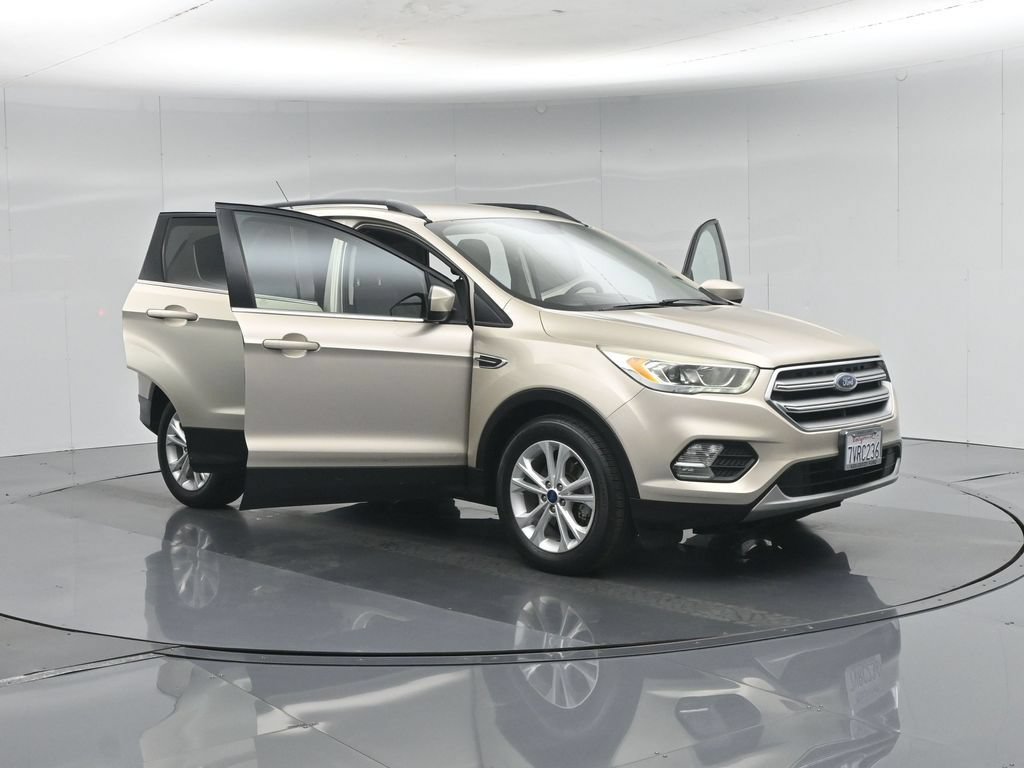 Certified 2017 Ford Escape SE w/ Equipment Group 201A FWD image 34