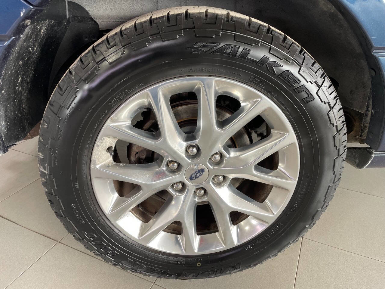 Used 2015 Ford Expedition Limited w/ Equipment Group 301A AWD/4WD image 14