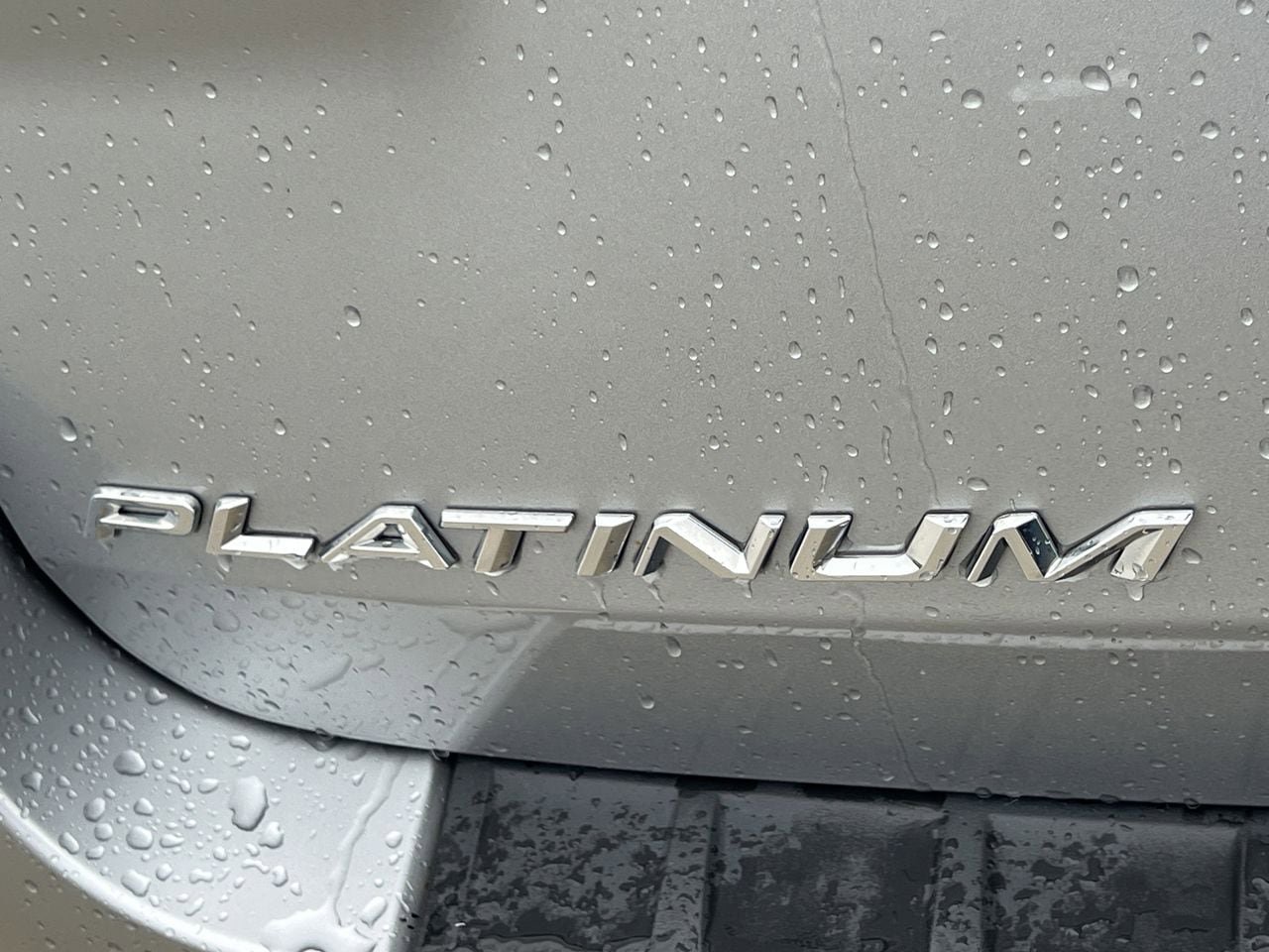Used 2023 Ford Explorer Platinum w/ Technology Package AWD/4WD image 6