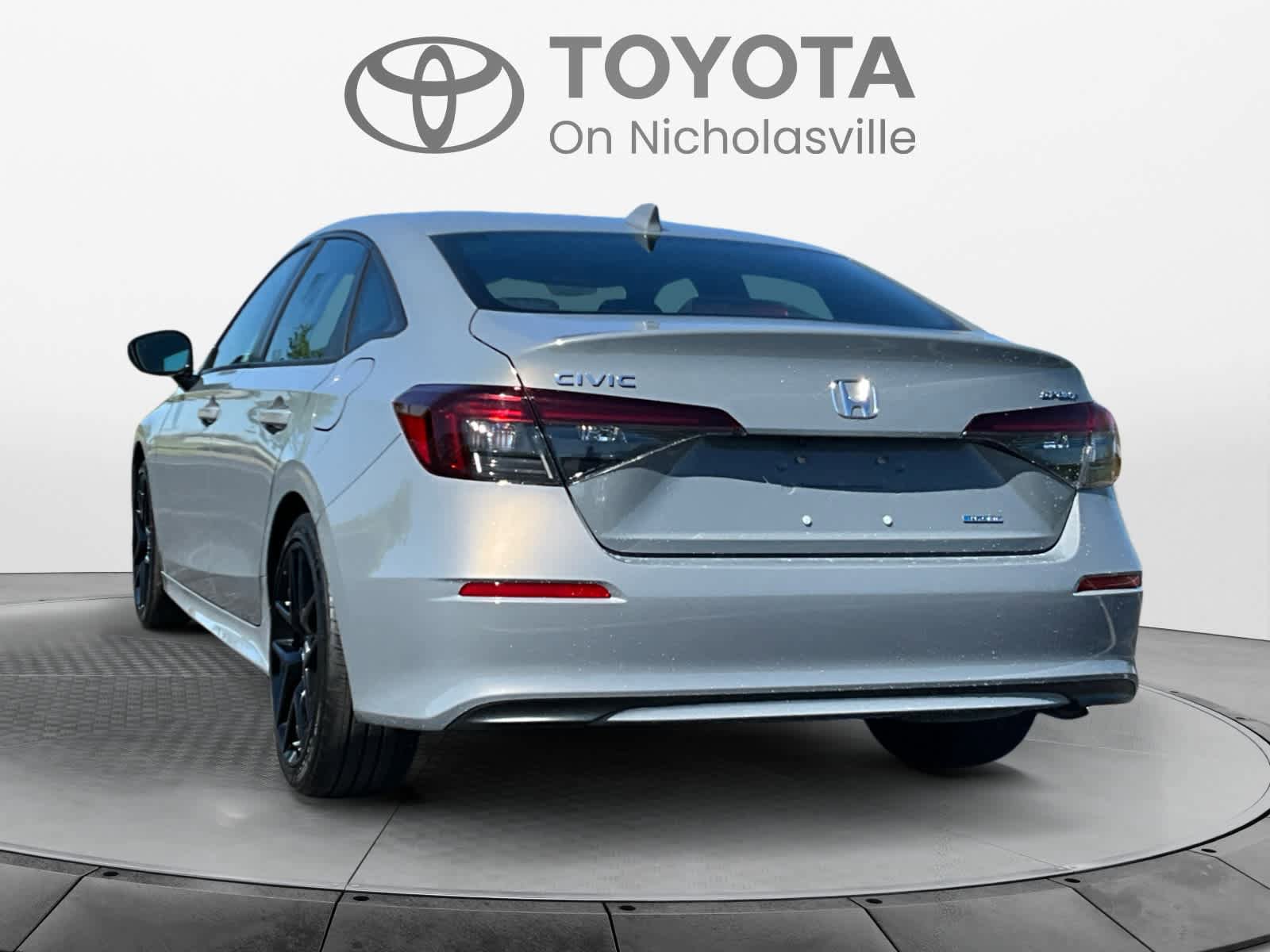 Used 2025 Honda Civic Sport Touring image 4