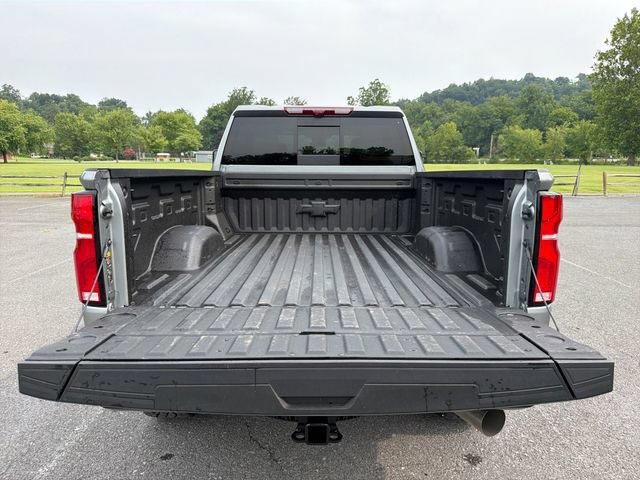 Used 2026 Chevrolet Silverado 2500 ZR2 w/ LPO, Dark Essentials Package AWD/4WD image 10
