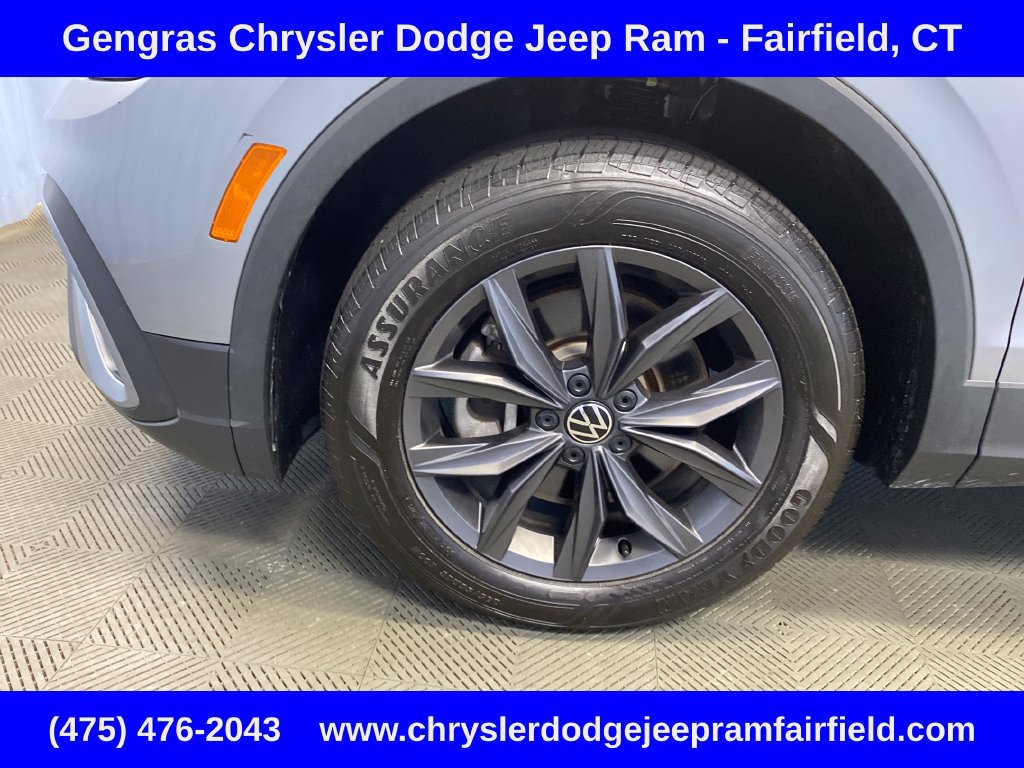 Used 2023 Volkswagen Tiguan SE AWD/4WD image 46