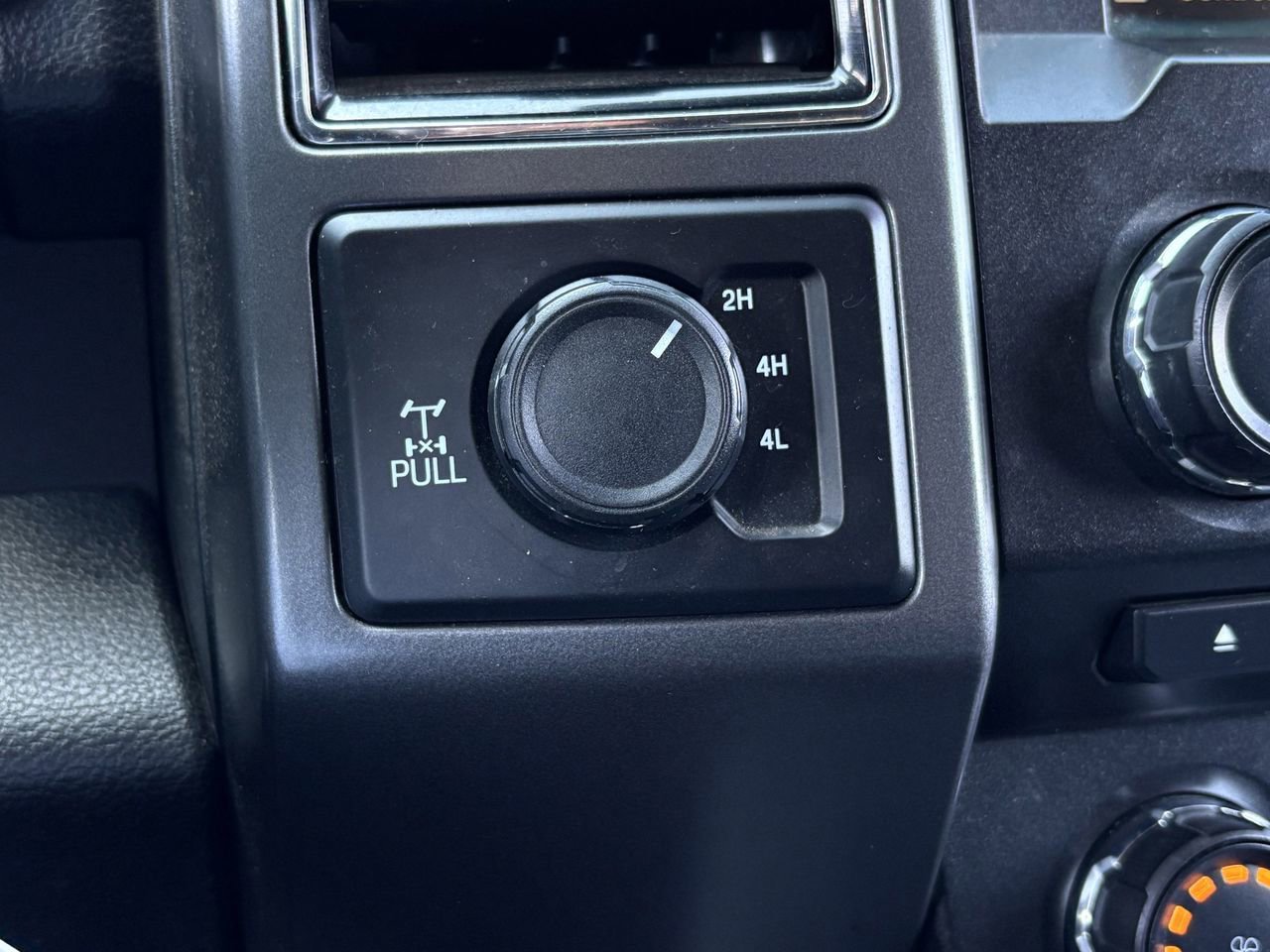 Used 2018 Ford F150 XLT w/ Equipment Group 302A Luxury AWD/4WD image 21