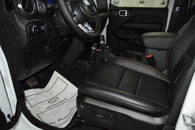 Used 2024 Jeep Wrangler Sahara w/ Safety Group image 39