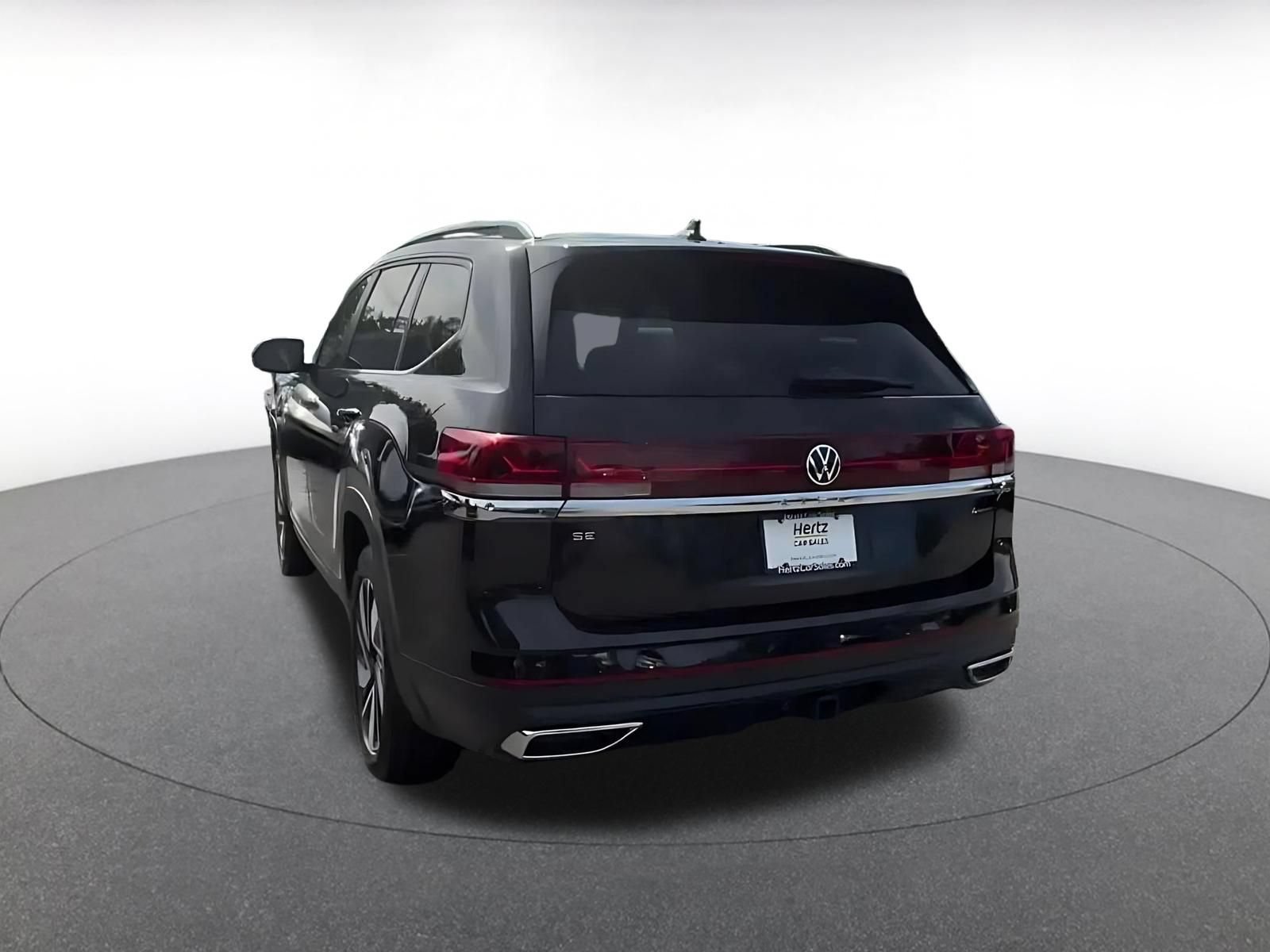 Used 2025 Volkswagen Atlas SE AWD/4WD image 11