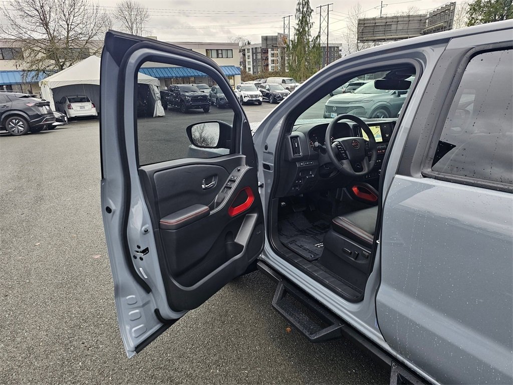 Used 2025 Nissan Frontier PRO-4X w/ Pro Premium Package image 21