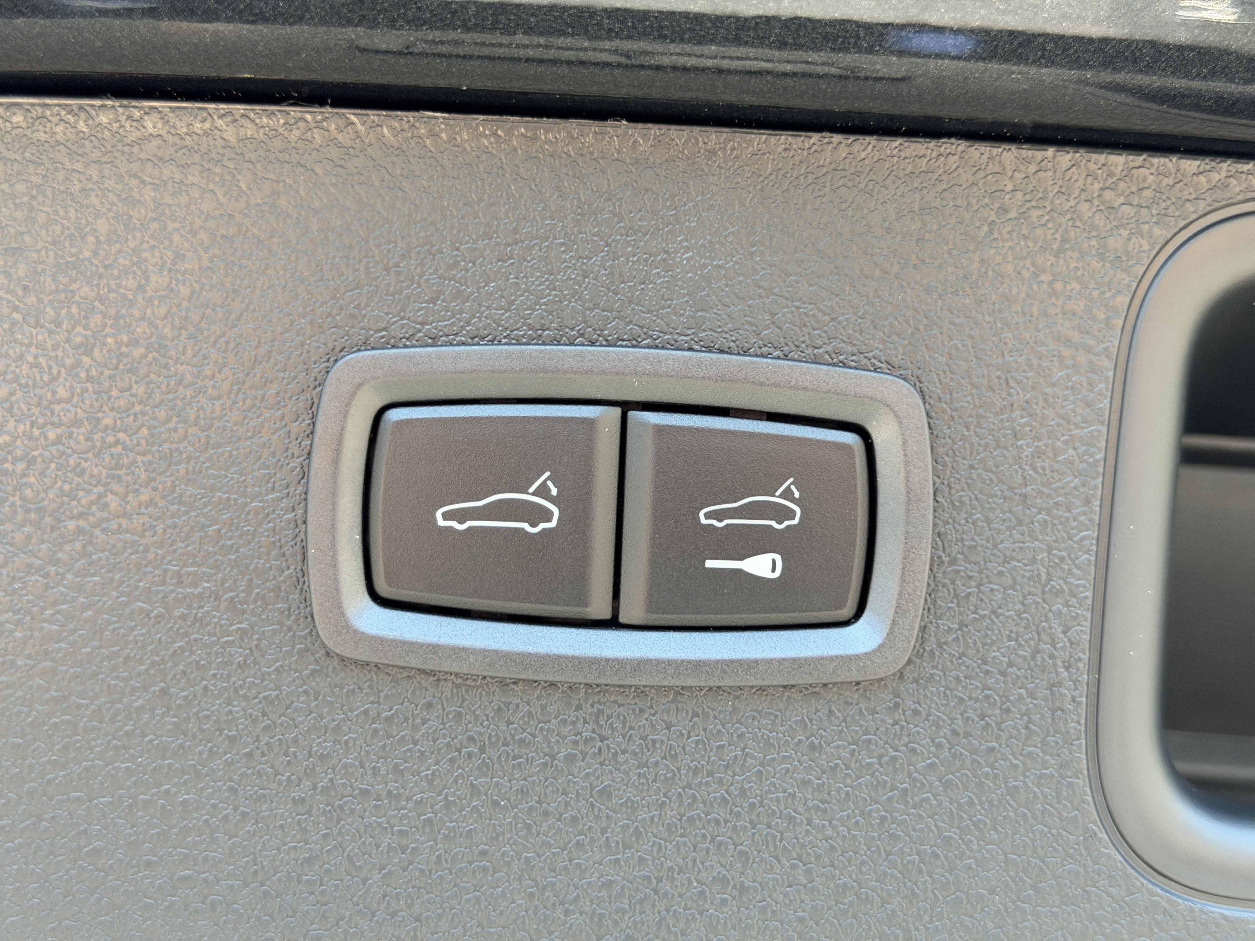 New 2026 Porsche Macan AWD/4WD image 15