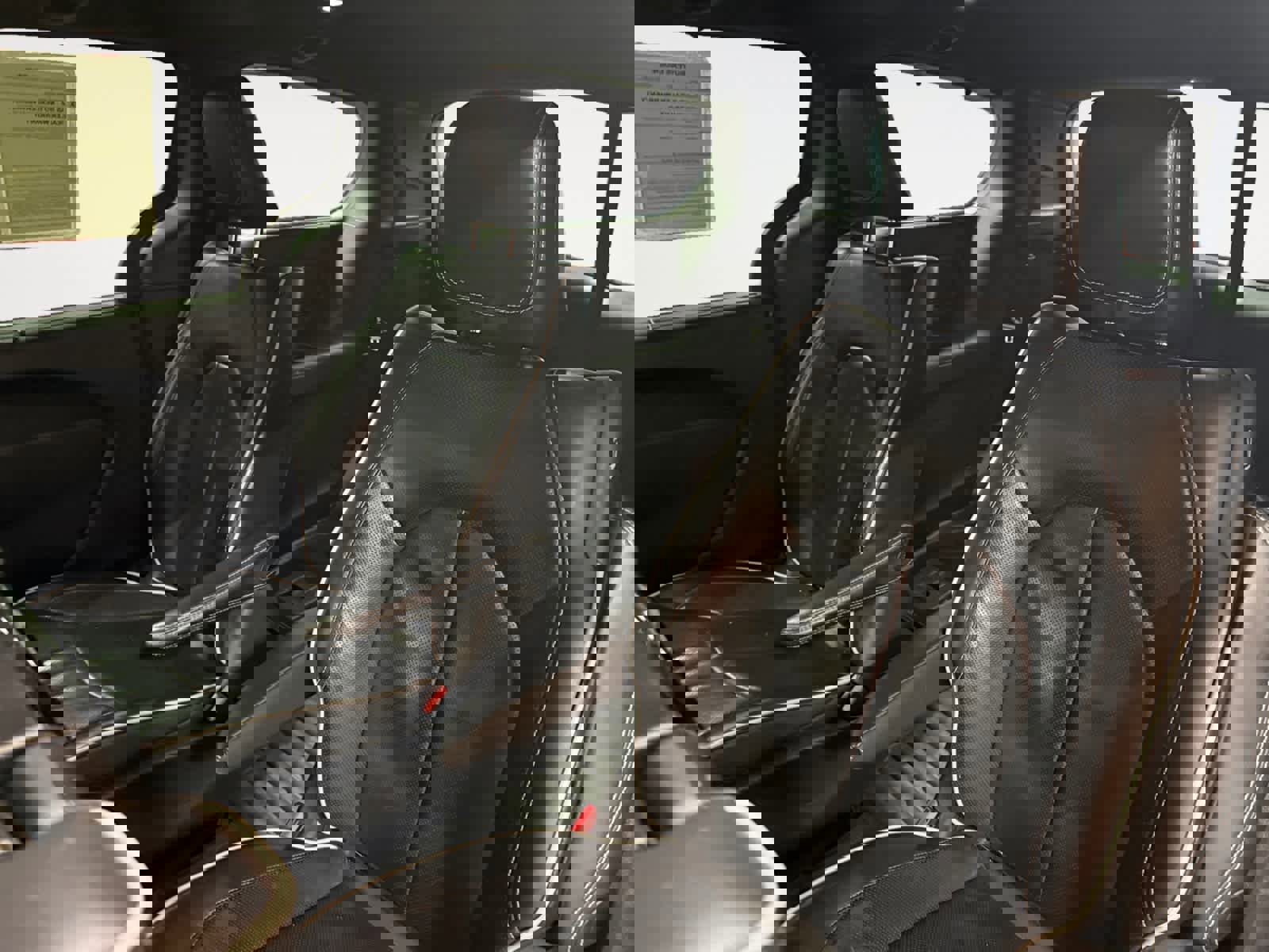 Used 2023 Chrysler Pacifica Limited w/ Uconnect Theater Family Group image 14