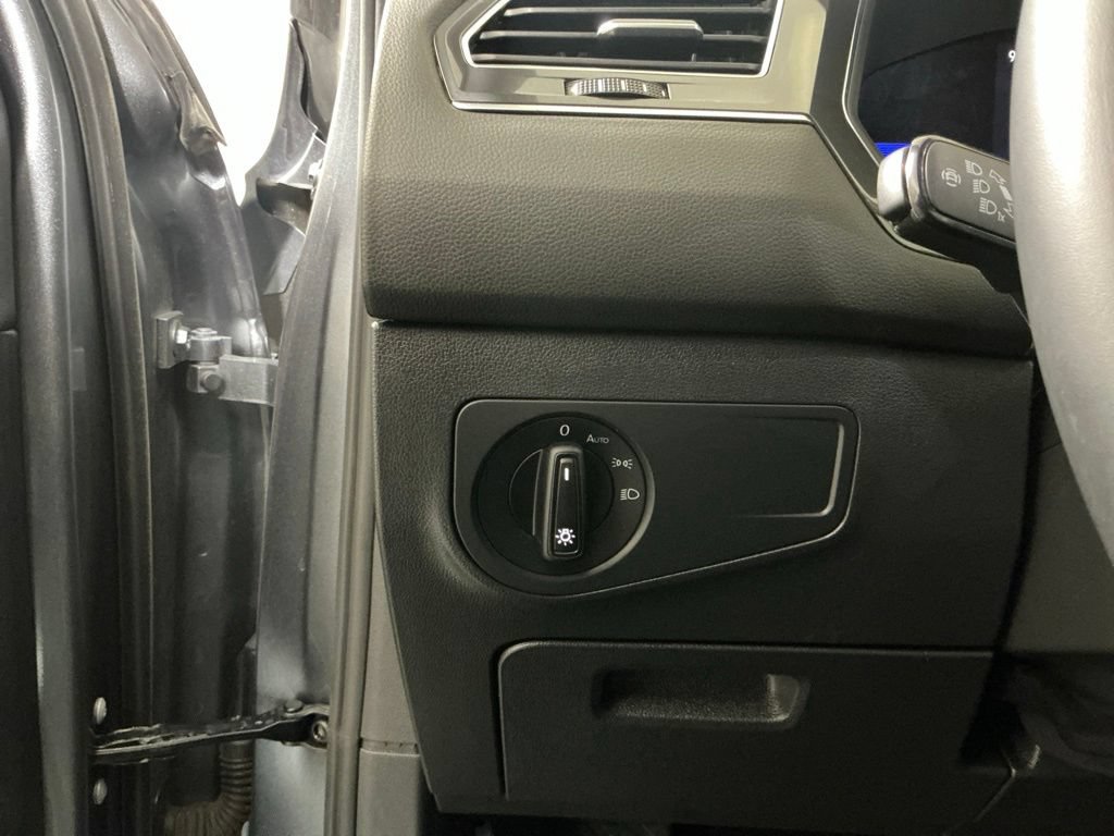 Used 2022 Volkswagen Tiguan S FWD image 17