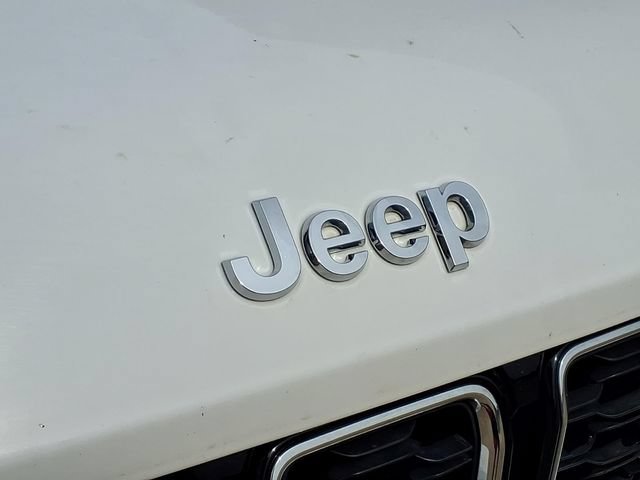 Used 2023 Jeep Grand Cherokee Limited AWD/4WD image 24