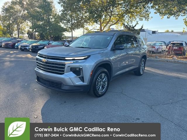 Used 2025 Chevrolet Traverse LT