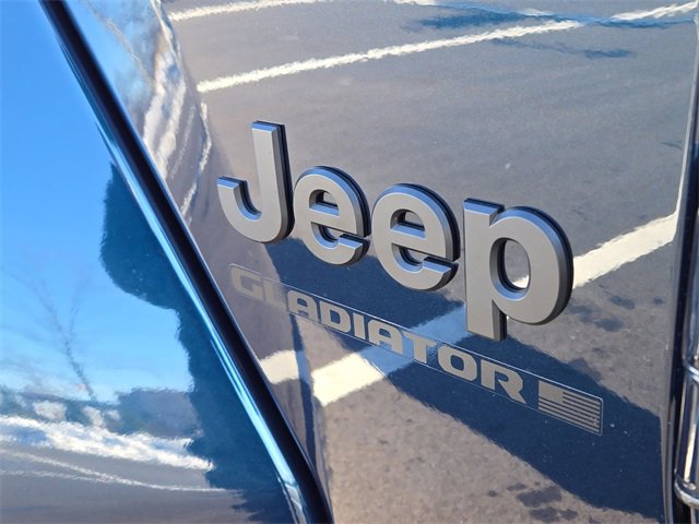 Used 2025 Jeep Gladiator Sport image 30