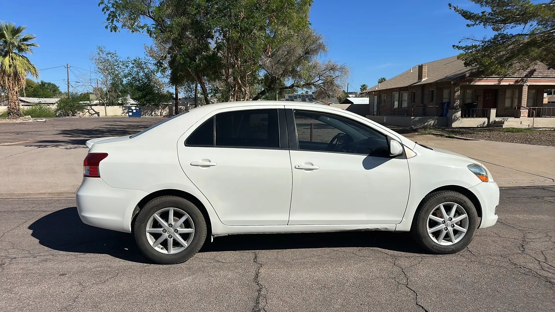 Used 2010 Toyota Yaris Sedan FWD image 33