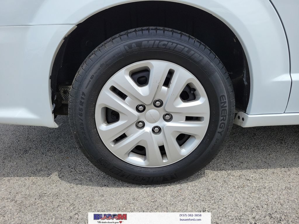 Used 2019 Dodge Grand Caravan SE w/ UConnect Hands-Free Group FWD image 6