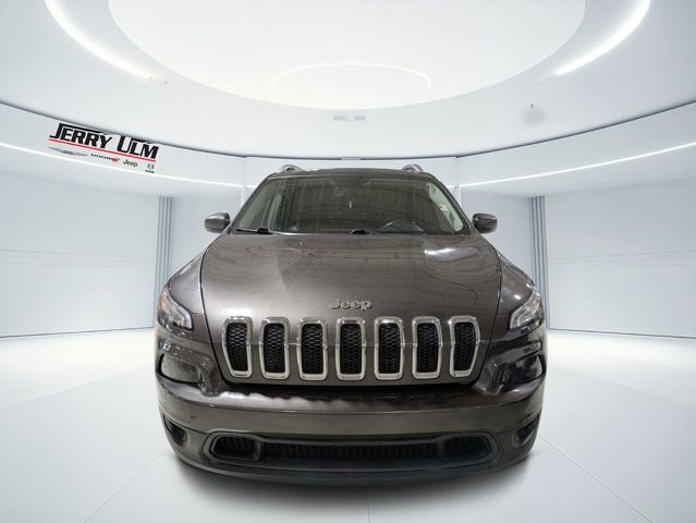 Used 2018 Jeep Cherokee Latitude Plus w/ Comfort/Convenience Group FWD image 8