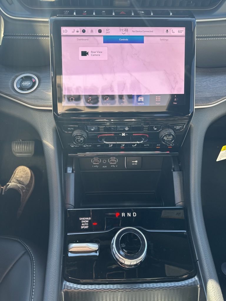 New 2025 Jeep Grand Cherokee Limited w/ Black Appearance Package image 15