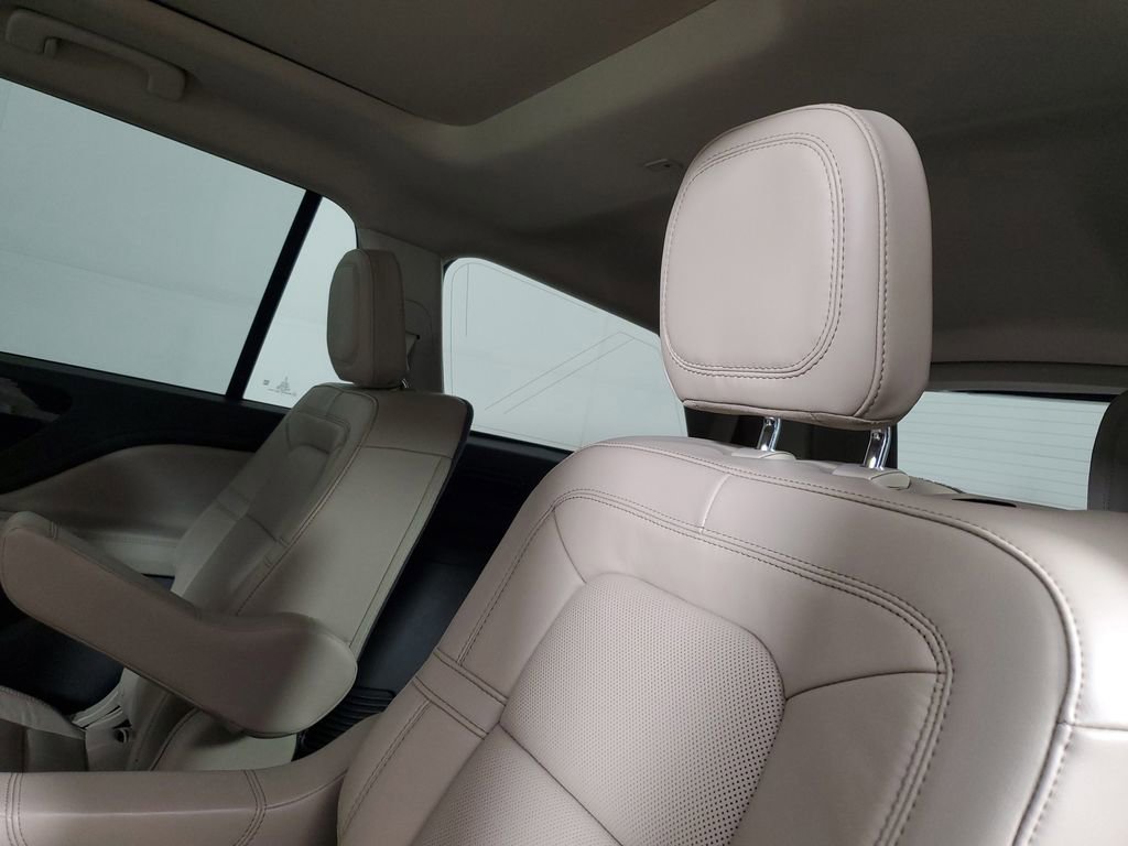 Used 2023 Lincoln Aviator Reserve w/ Equipment Group 201A RWD image 11
