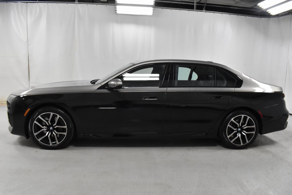 Used 2024 BMW 760i xDrive w/ Executive Package image 7
