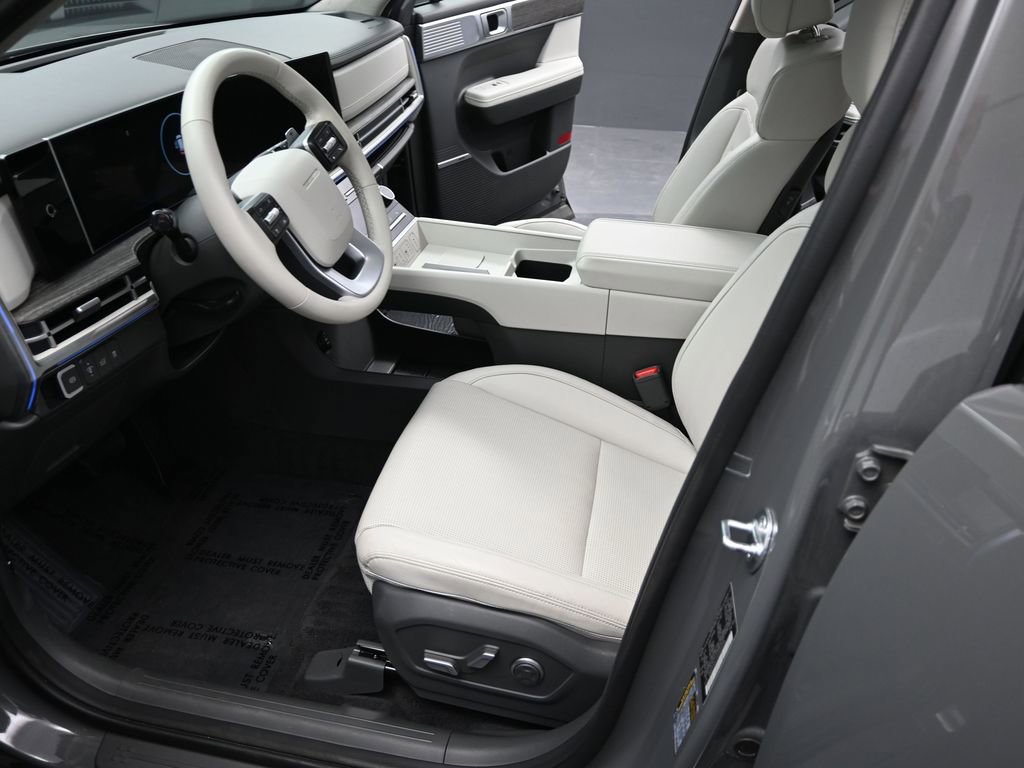 Used 2025 Hyundai Santa Fe Limited image 9
