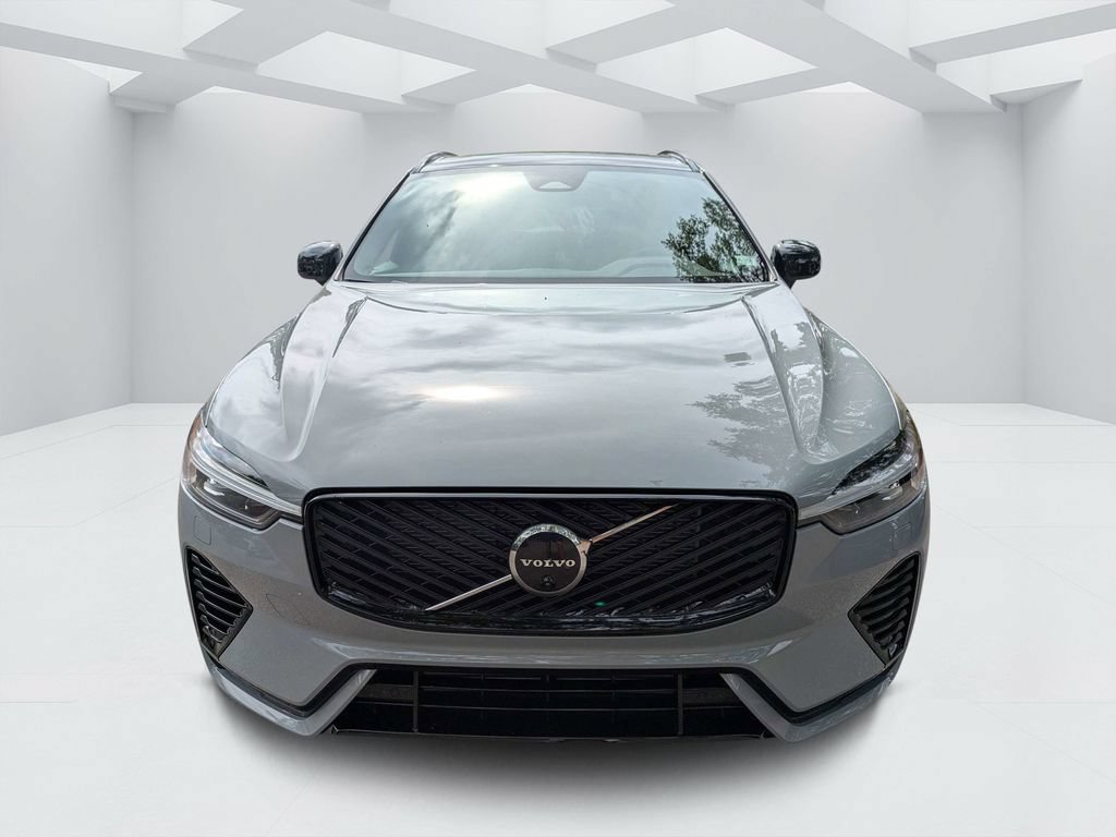 New 2026 Volvo XC60 T8 Plus w/ Protection Package Premier AWD/4WD image 8