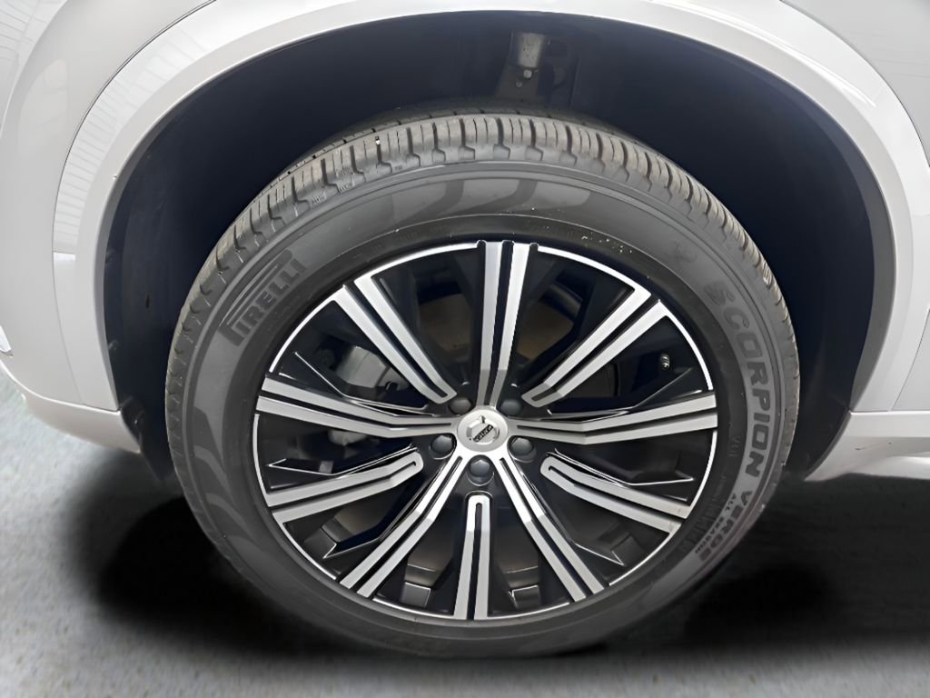 Certified 2025 Volvo XC90 B5 Core image 52