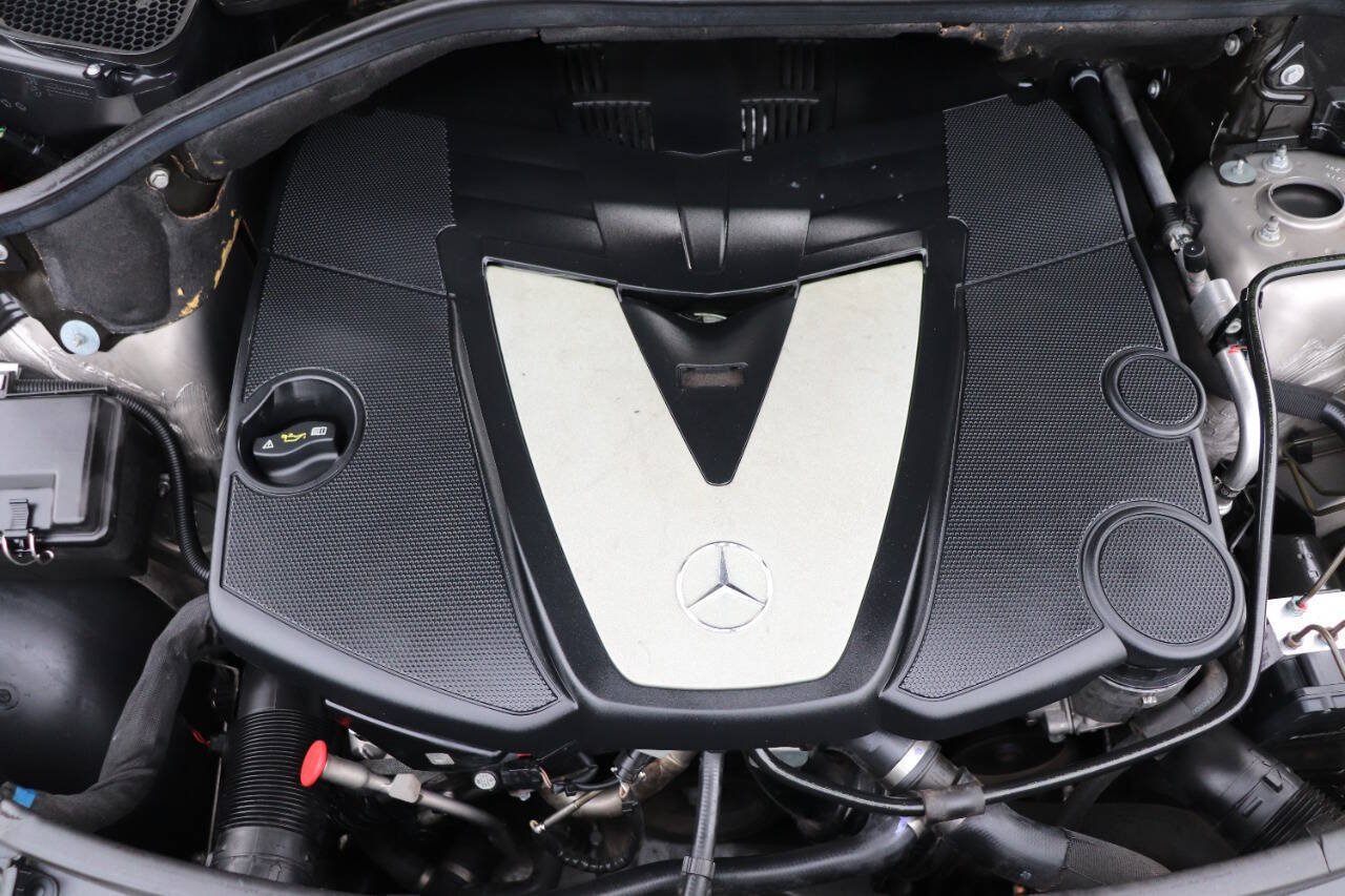 Used 2009 Mercedes-Benz ML 320 BlueTEC 4MATIC image 12