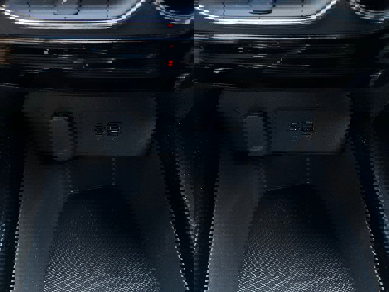 Used 2025 Chevrolet Trax LT FWD image 23