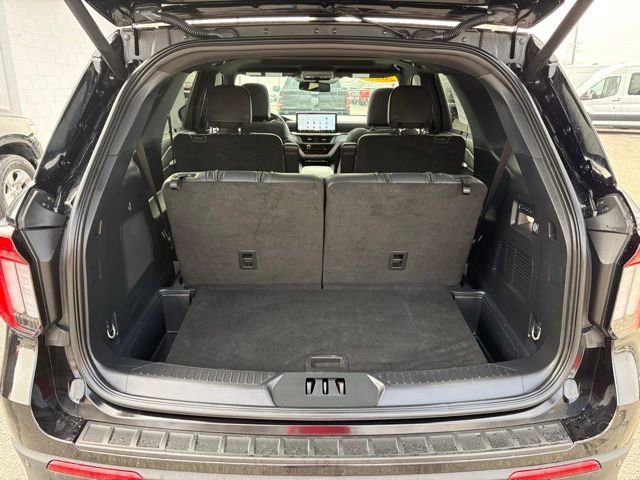 Used 2025 Ford Explorer ST image 37