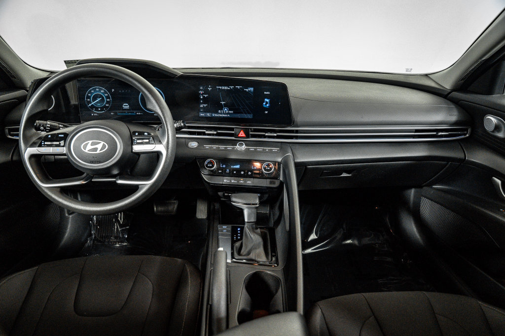 Certified 2024 Hyundai Elantra SEL FWD image 33