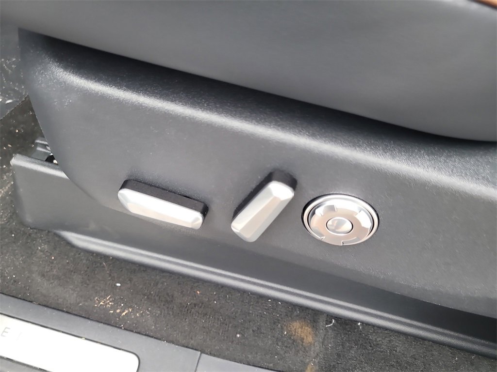 New 2025 Lincoln Navigator L Black Label image 21